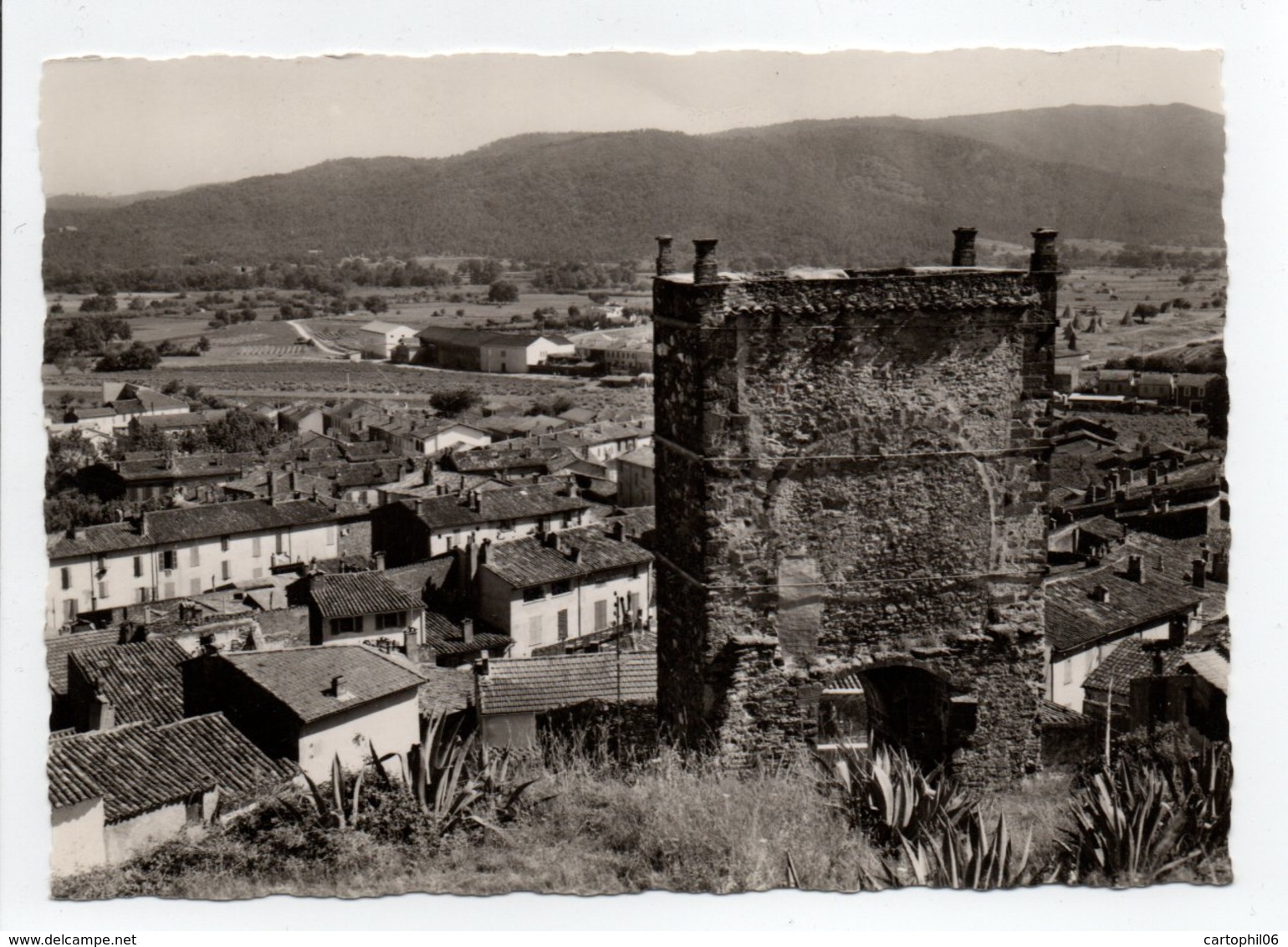 - CPSM COGOLIN (83) - La Vieille Horloge - Vue Générale 1961 - Collection MARIANI 7220 - - Cogolin