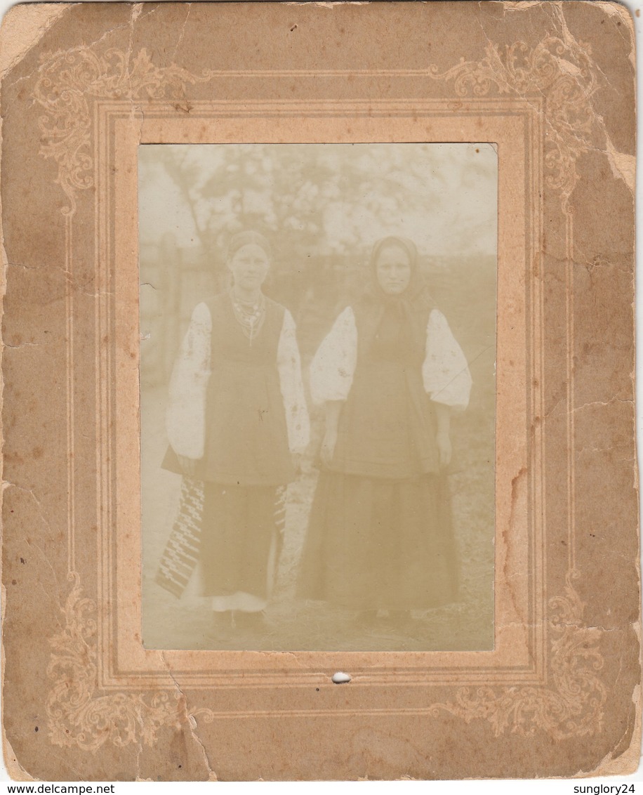 UKRAINE. #1789 A PHOTO. "UKRAINIAN COSTUME, BEADS. GIRLS.  *** - Proiettori Cinematografiche