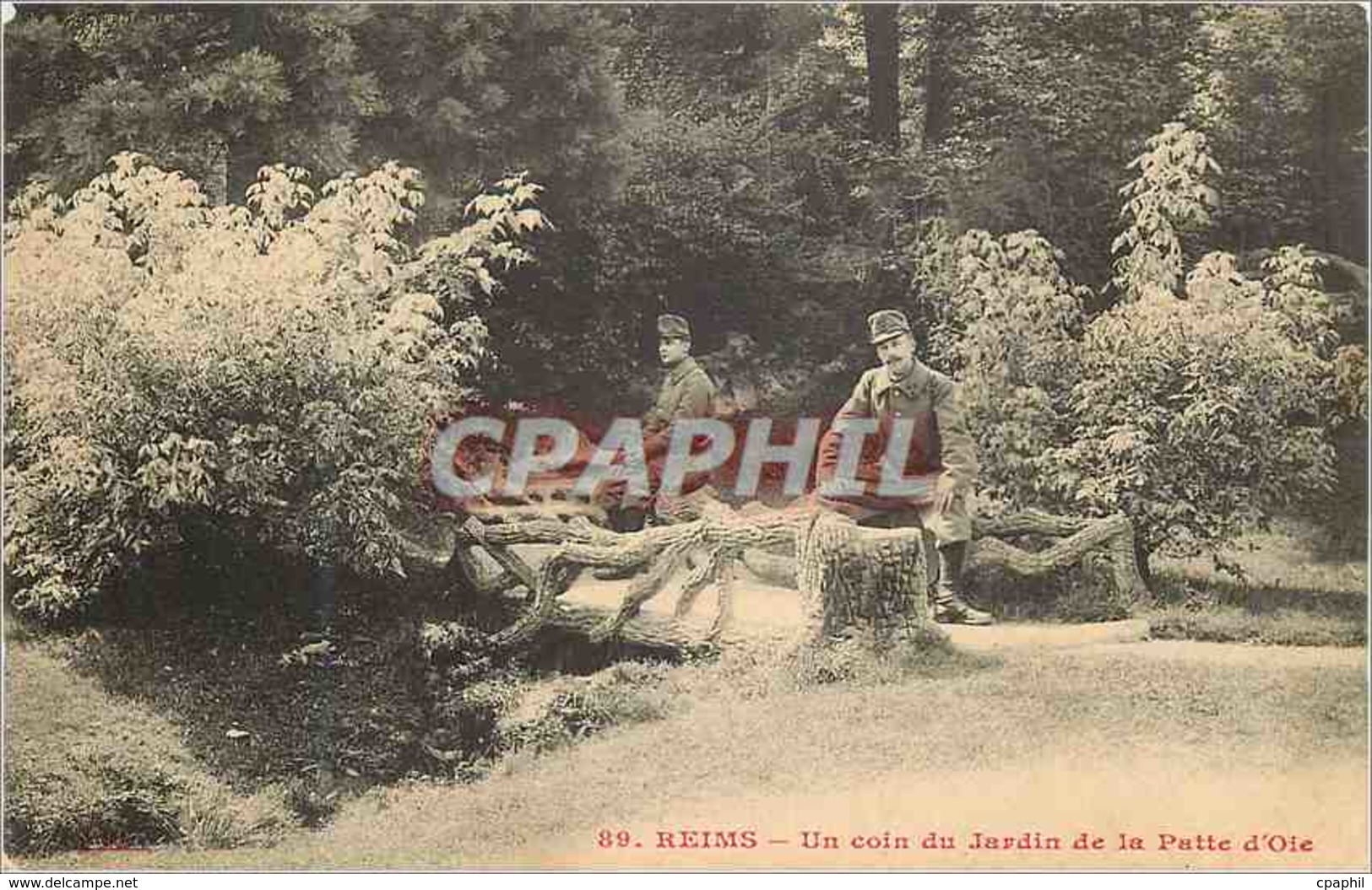 CPA Reims Un Coin Du Jardin De La Patte D'Oie Soldats Militaria - Reims