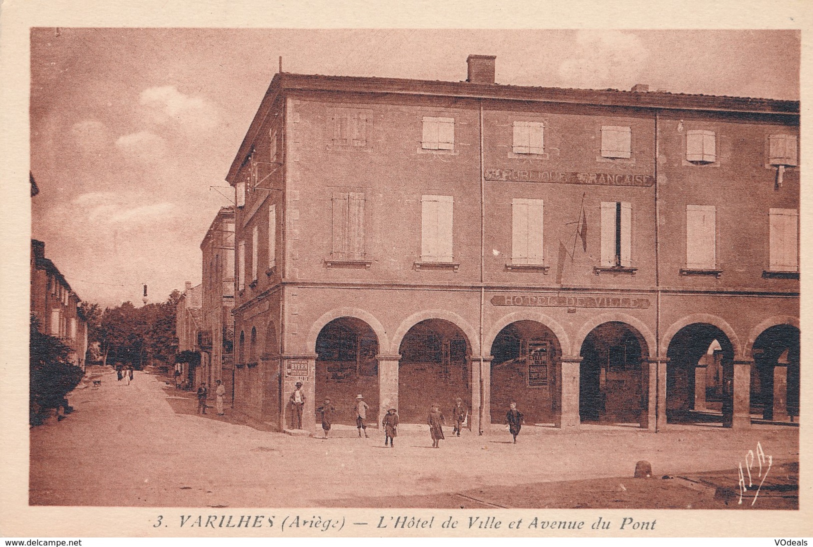 CPA - France - (09) Ariège - Varilhes - L'Hôtel De Ville Et Avenue Du Pont - Varilhes