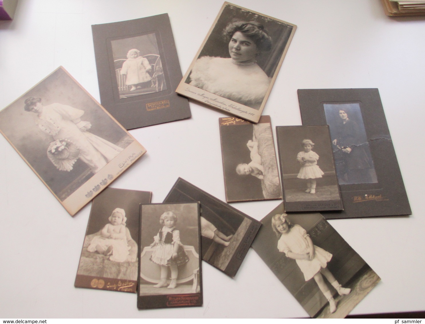 10 Alte Fotos Um 1900 Mit Frauen / Kinder / Babies Fast Alle Auf Dicker Pappe! Interessant?? - Alte (vor 1900)