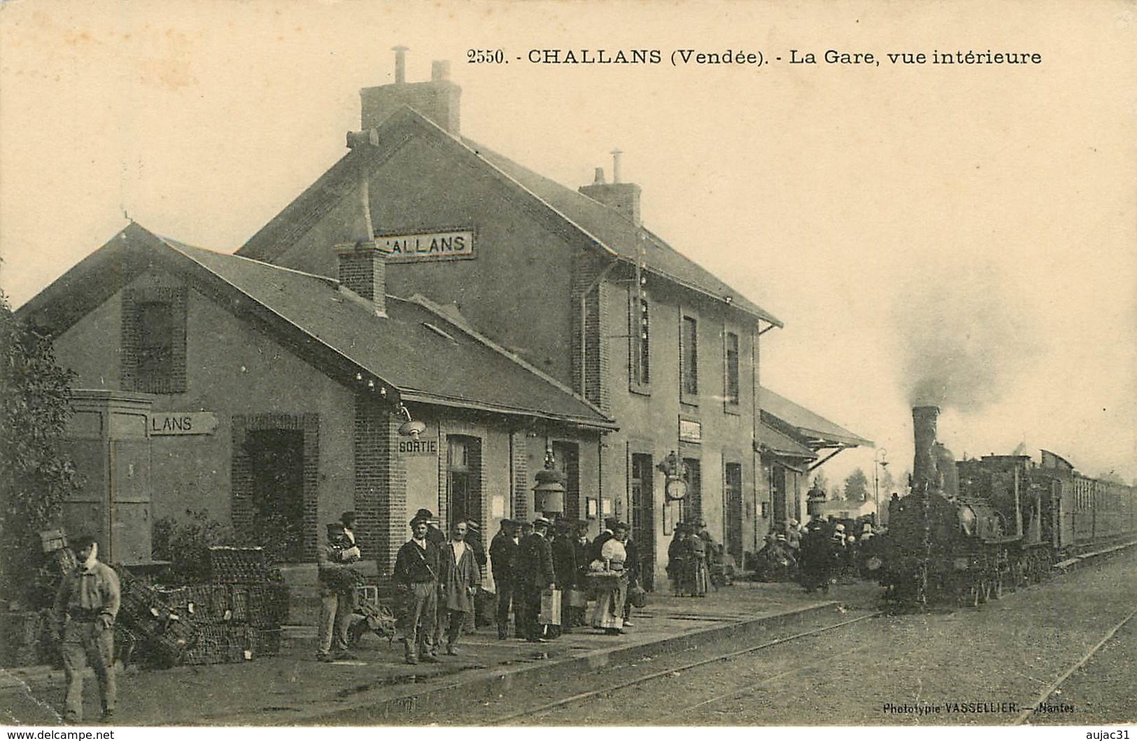 Dép 85 - Chemins De Fer - Gares - Trains - Challans - La Gare - Vue Intérieure - état - Challans