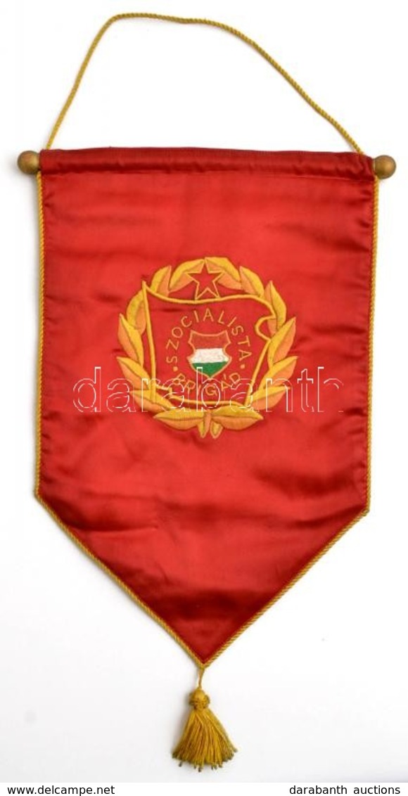 'Szocialista Brigád' Hímzett Piros Színű Selyem Zászló 38x24 Cm - Andere & Zonder Classificatie