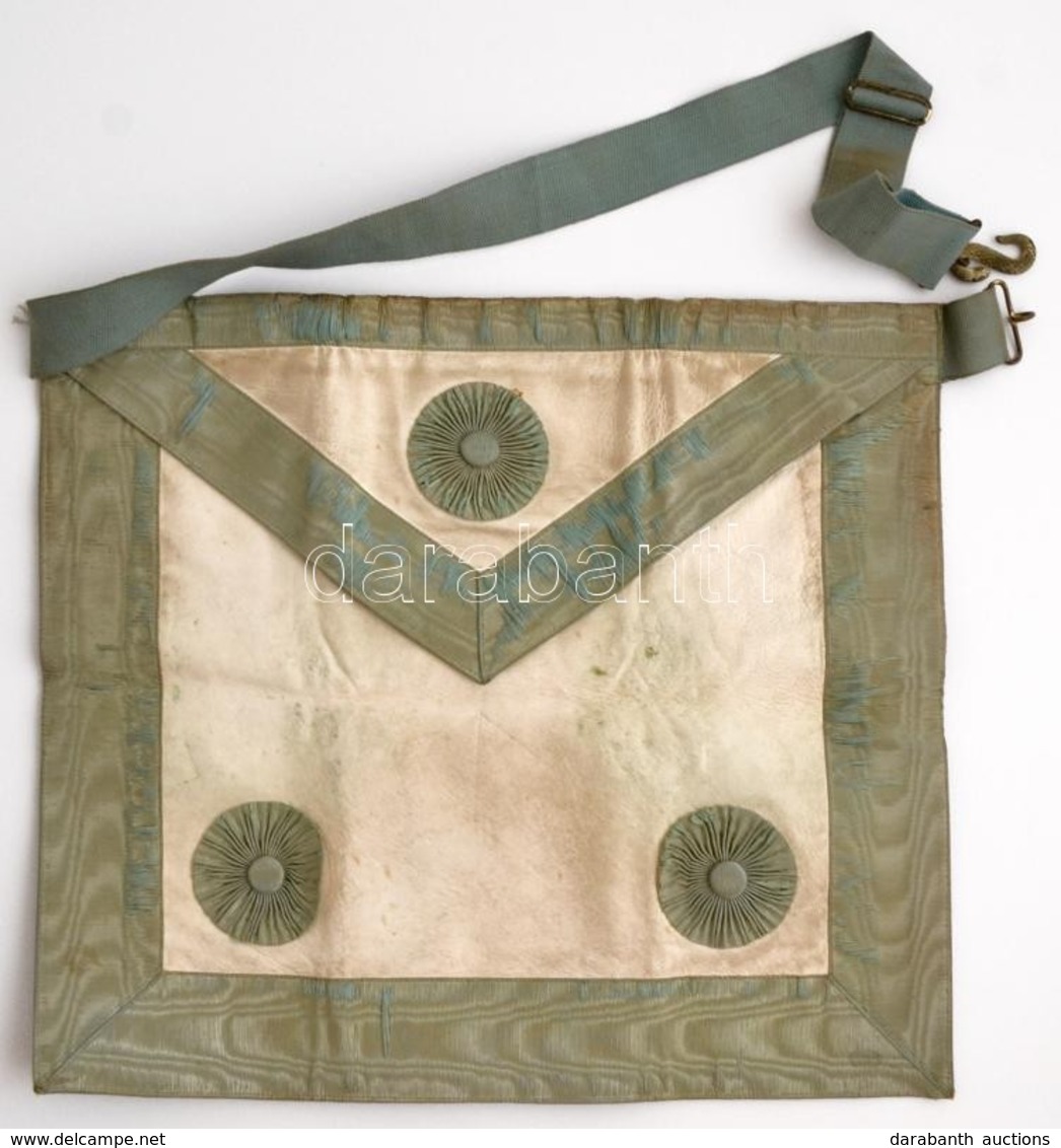 XX. Sz. Eleje: Szabadkőműves Kötény. Selyem, Bőr. Kígyómintás Fém Csattal / Freemason Apron. Silk, Leather 39x34 Cm - Other & Unclassified