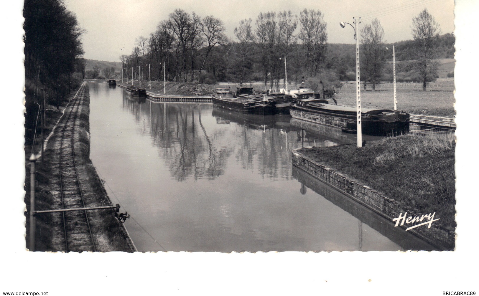 CPSM -  Lay-Saint-Rémy (Meurthe Et Moselle) Le Large  - Garage Des Péniches. - Houseboats