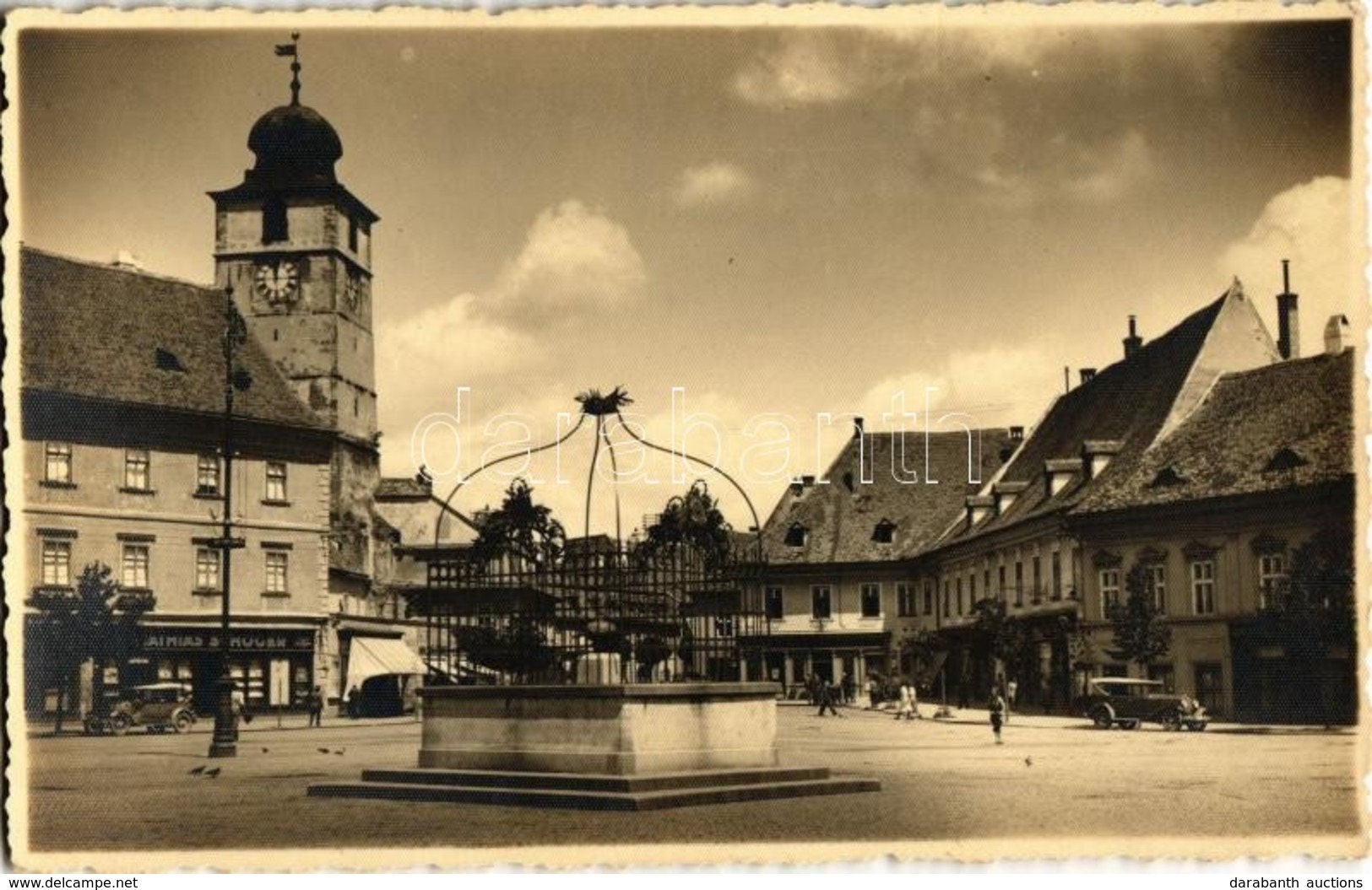 ** T2 Nagyszeben, Hermannstadt, Sibiu; Piata Regele Ferdinand Cu Fantana Istorica / Grosser Ring Mit Historischem Brunne - Unclassified
