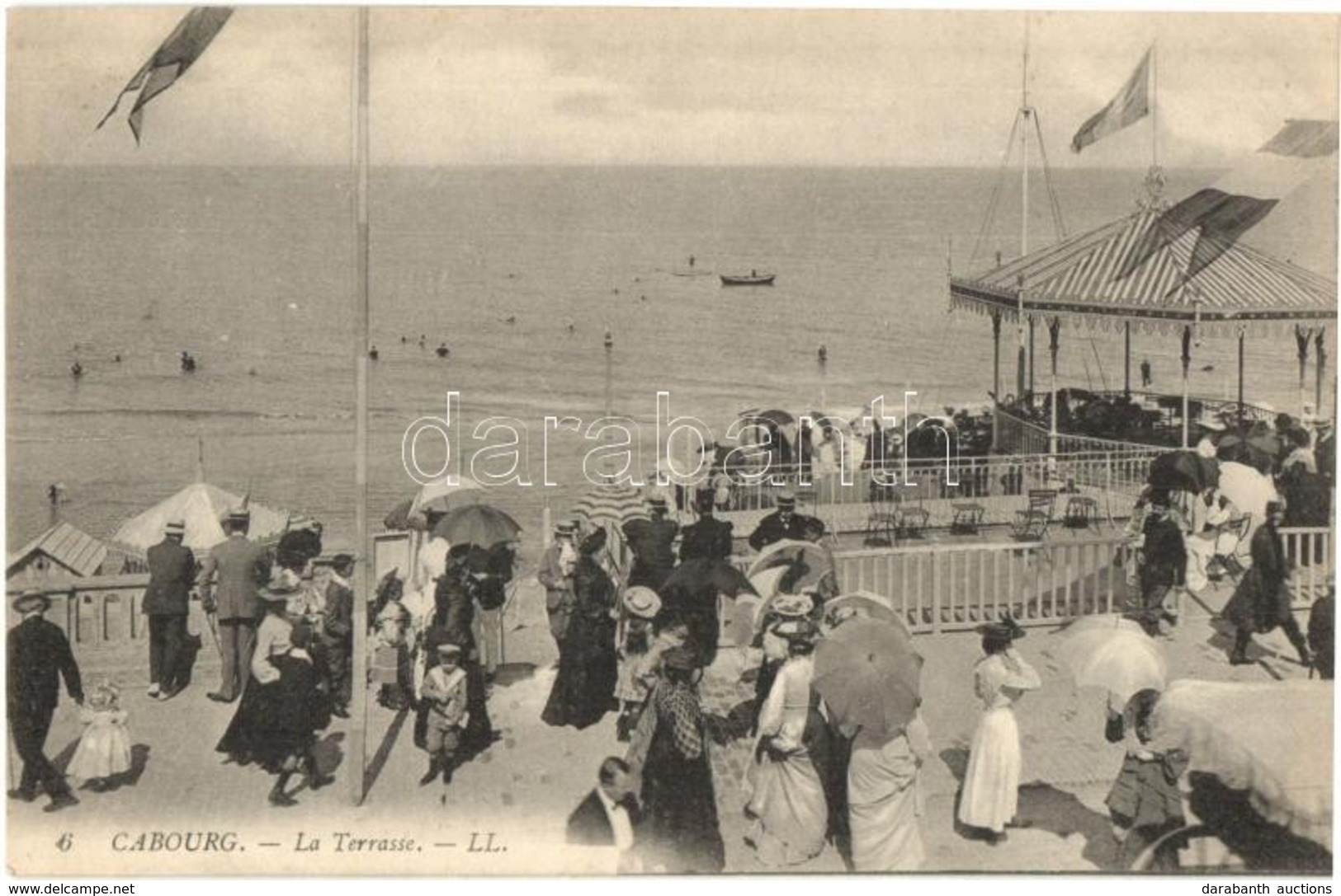 ** T2 Cabourg. La Terrasse / The Terrace - Zonder Classificatie