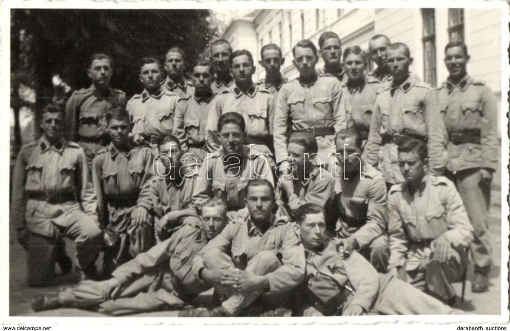 * T2 1943 A Besztercei M. Kir. Honvéd Csapatkórház ápolói Vizsgát Tett Növendékei / WWII Hungarian Soldiers Succesfully  - Zonder Classificatie