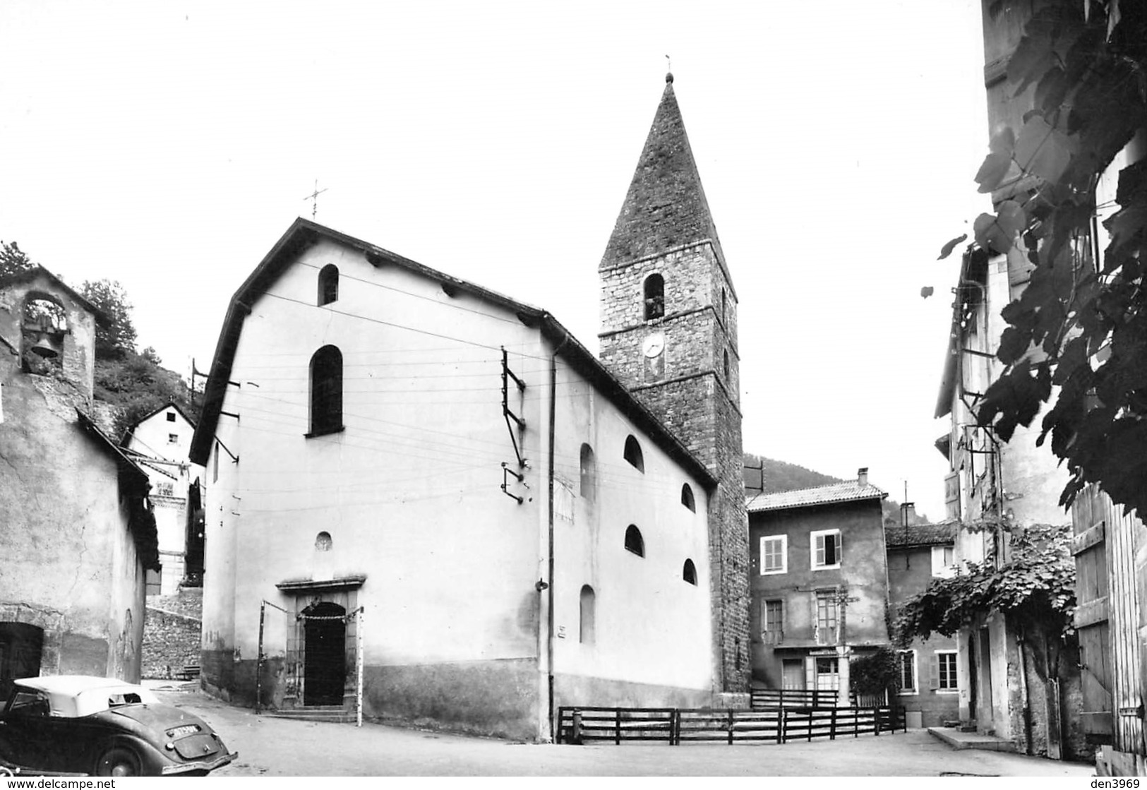 GUILLAUMES - L'Eglise - Automobile Décapotable - Autres & Non Classés