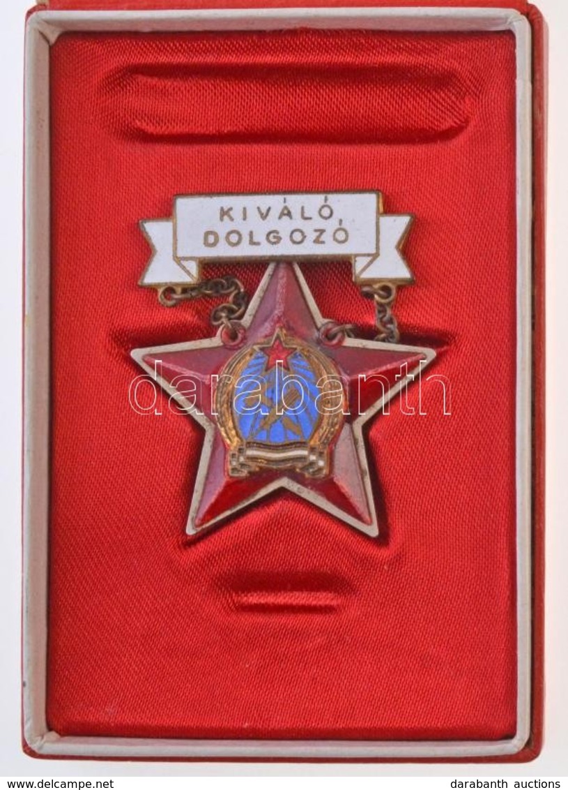 ~1950. 'Kiváló Dolgozó' Rákosi-címeres Zománcozott Fém Kitüntetés, Tokban T:2 - Zonder Classificatie