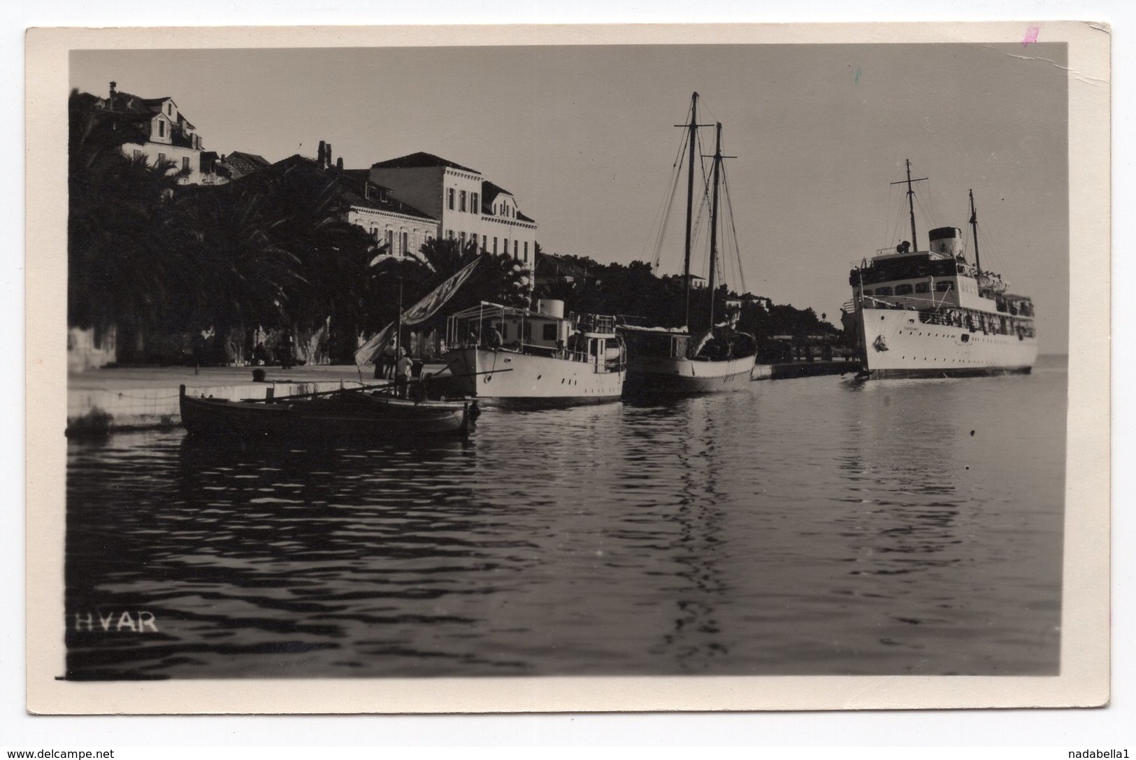 1958 YUGOSLAVIA, CROATIA, HVAR, BOATS, USED ILLUSTRATED POSTCARD - Croatia