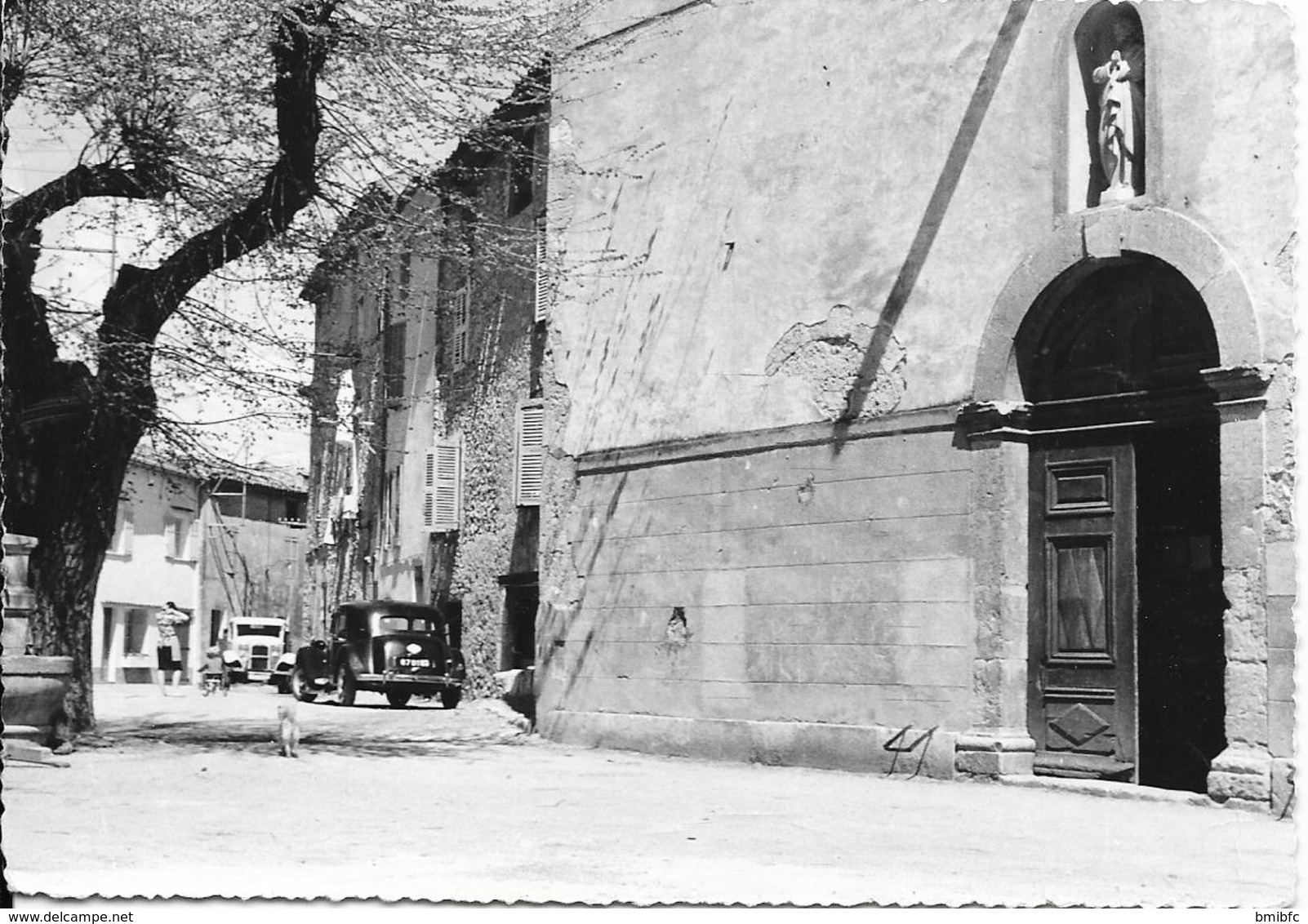 MONTAUROUX - Place De L'Eglise - Montauroux