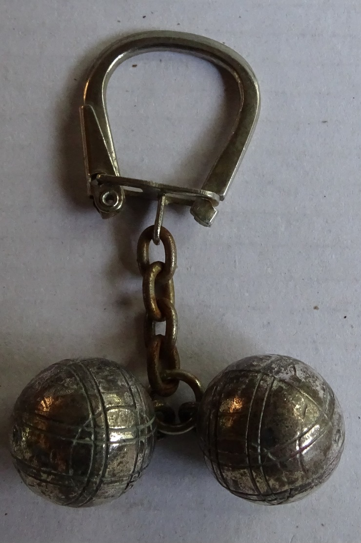 Ancien Porte Clé Métal  - Boules De Pétanque - Llaveros