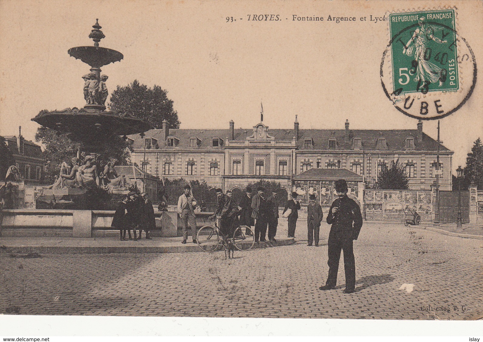 10 - TROYES - Fontaine Argence Et Lycée - Troyes