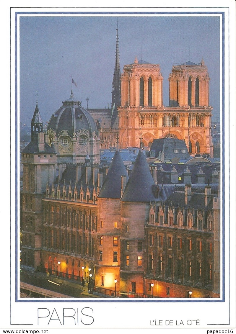 75 - Paris 04 L'île De La Cité - La Conciergerie Et Les Tours De Notre-Dame - éd. Chantal N° NS0457(écrite) - [by Night] - Notre Dame Von Paris