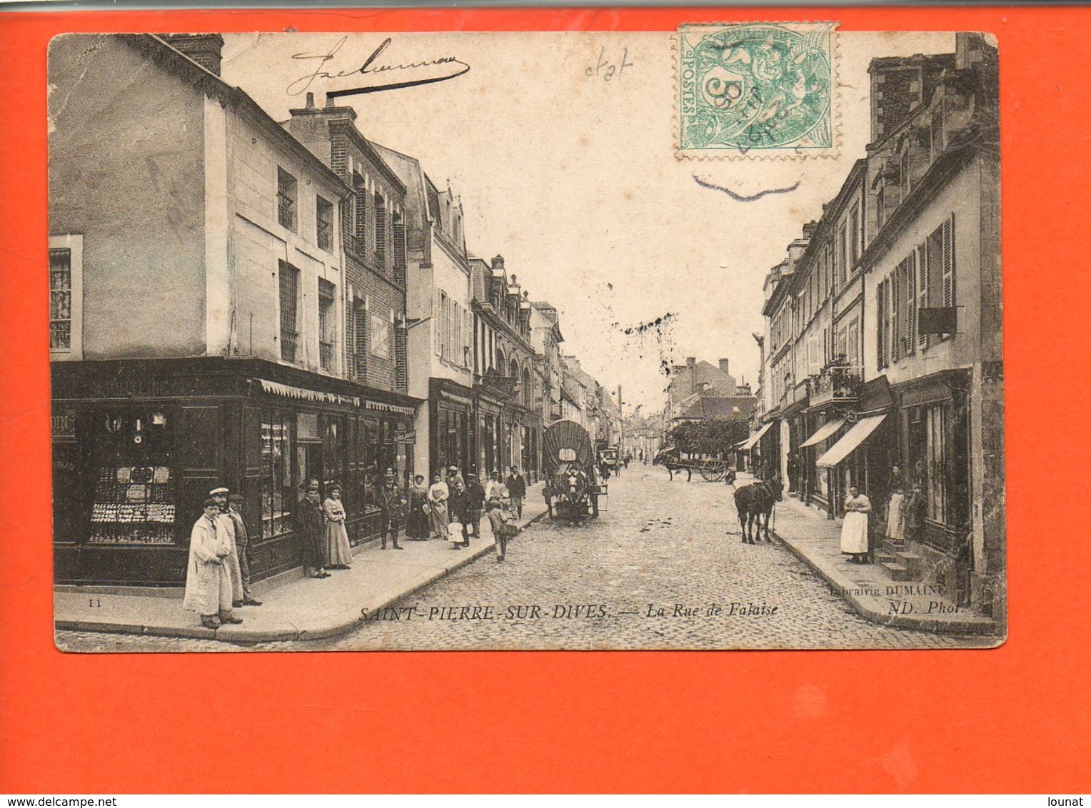 14 Saint Pierre Sur Dives : La Rue De Falaise (plis Coin Droit Et Gauche - Autres & Non Classés