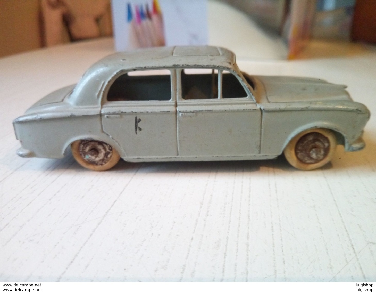 Peugeot 403 Dinky Toys - Voitures