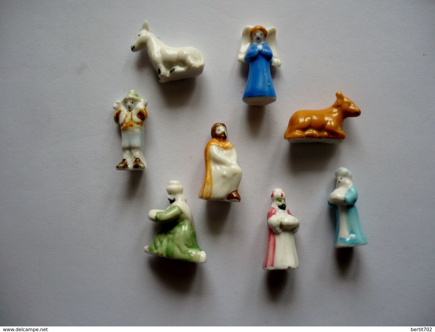 Lot De 8 Fèves Pour Crèche De NOËL - ANGE - ÂNE - VACHE Et Personnages Divers - Strip