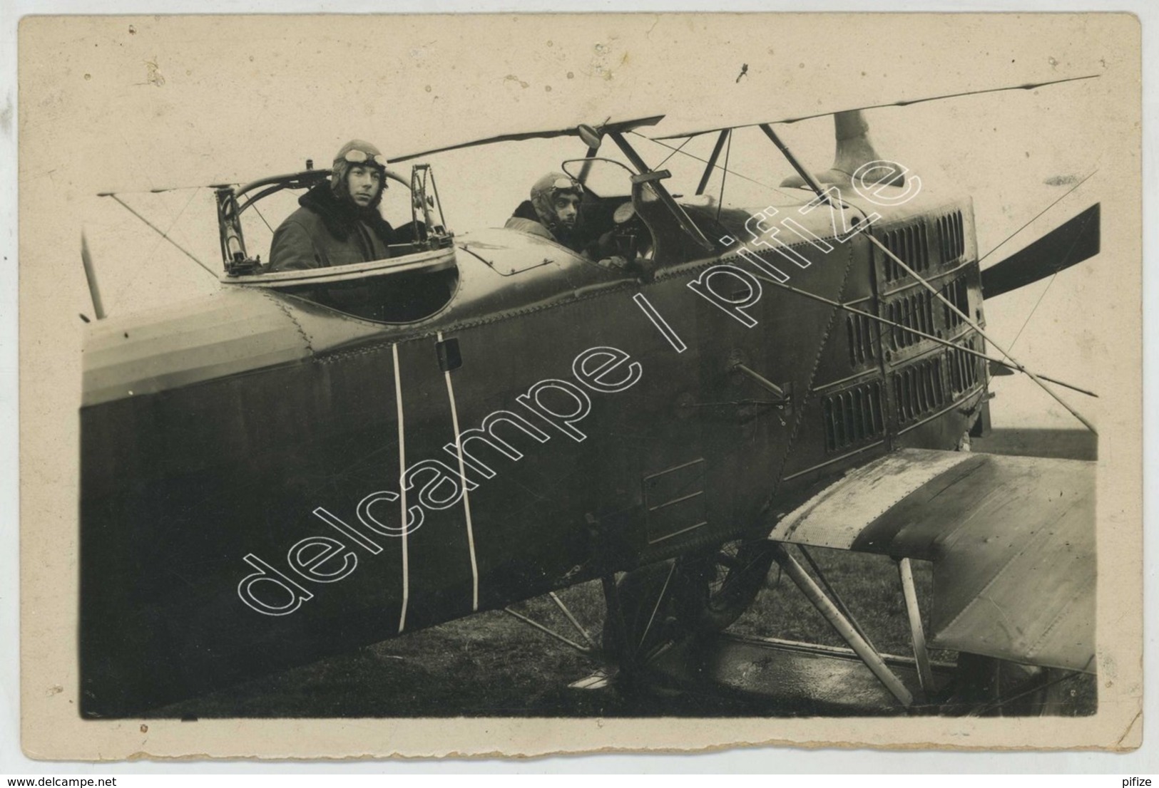 (Aviation) Deux Aviateurs Dans Un Avion à Déterminer . - Aviation