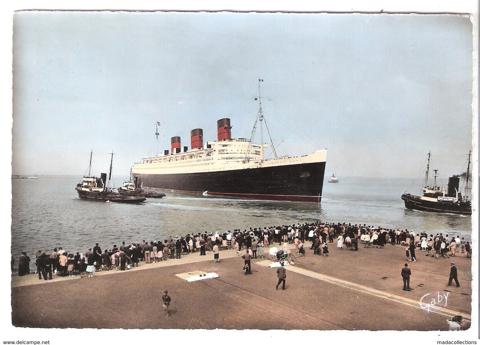 Paquebot " Le Queen Mary " Quittant Le Quai De France - Cherbourg (50) - Paquebots