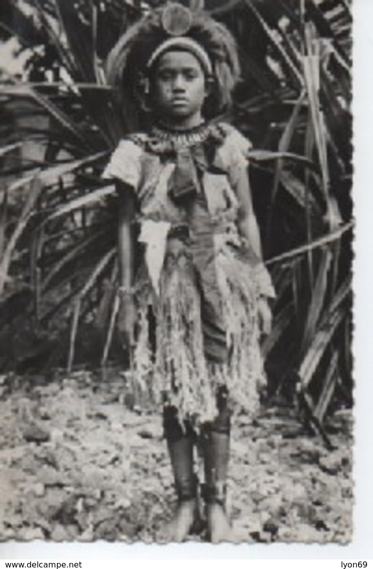 SAMOA  PETITE FILLE  EN COSTUME DE FETE - Samoa