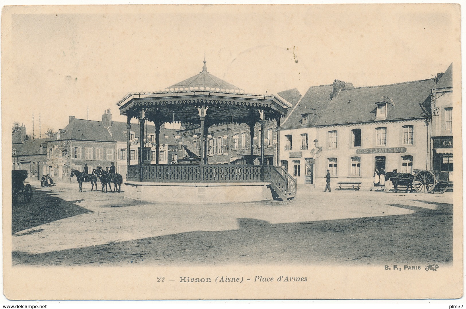 D02 - HIRSON - Place D'Armes, Kiosque - Hirson