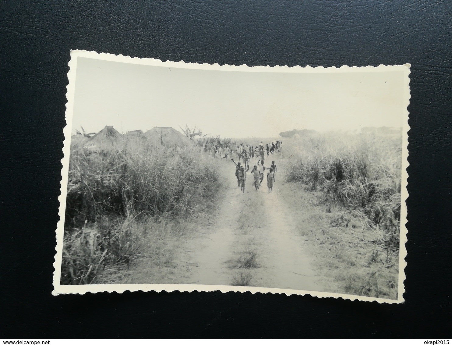 CONGO BELGE ÉTHNIQUE PILLAGE DU MANIOC VILLAGE GROTTE DE KILUBI COLONIE BELGIQUE LOT 2 CARTE - PHOTOS + 5 PHOTOS