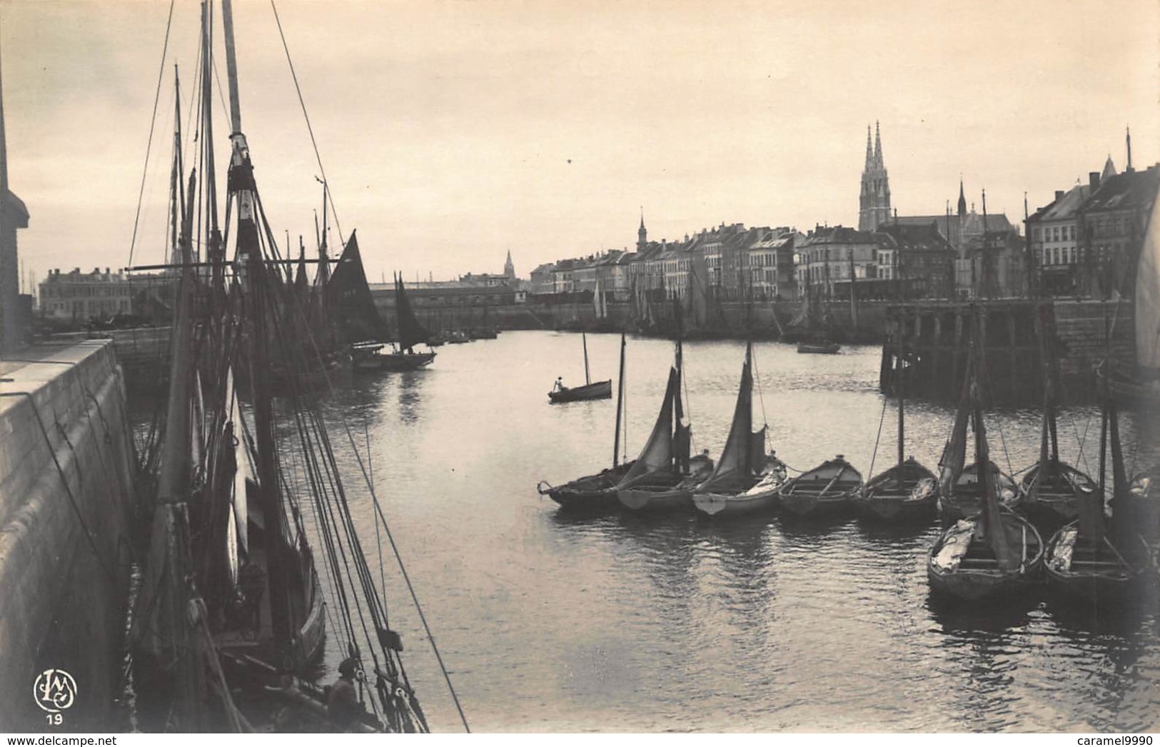 Oostende  Ostende  België verzameling van 72 verschillende prachtige kaarten van Hotel tot villa. Oude kaarten! Lot 3