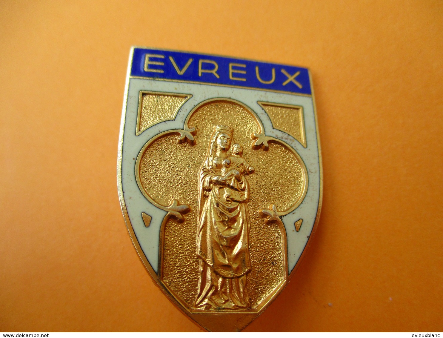Insigne De Pélérinage à épingle / EVREUX / Chobillon Paris /Vers 1920-1950     CAN774 - Godsdienst & Esoterisme