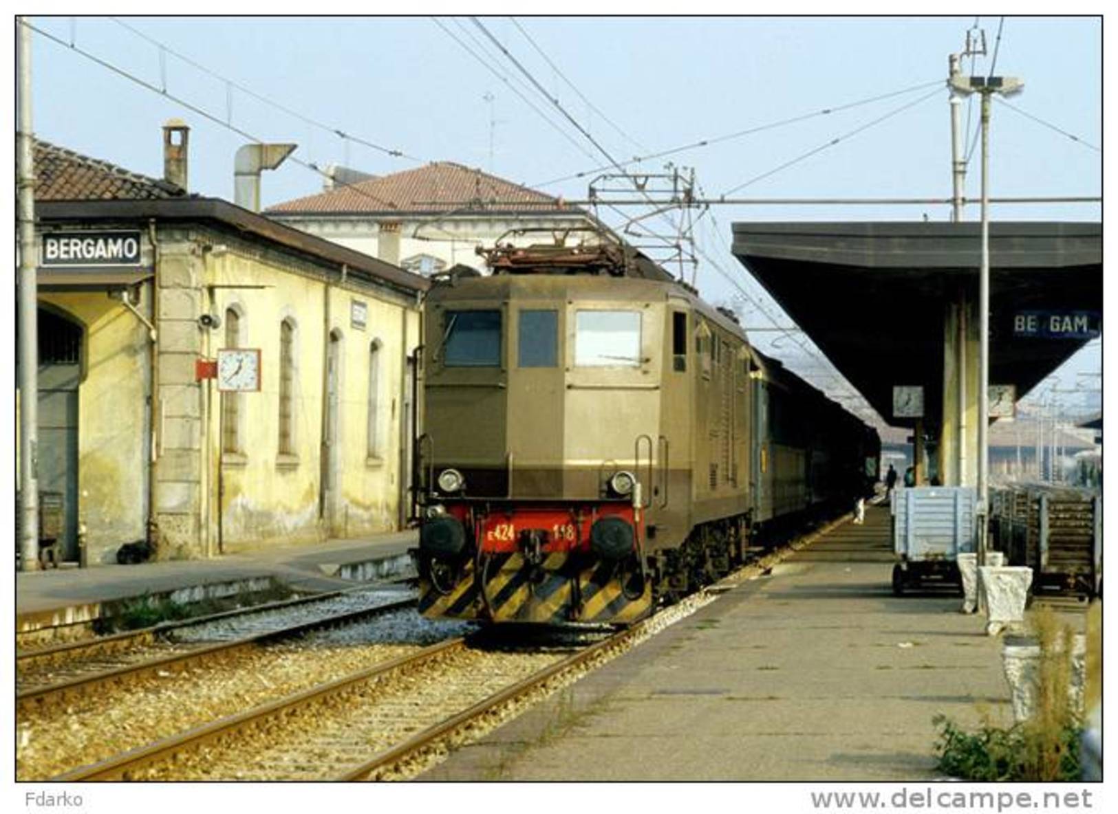 44 FS Ferrovie E 424.148 Bergamo Tpaívo Rairoad Trein Railways Zug Treno Steam Chemin De Fer Ansaldo - Stations With Trains