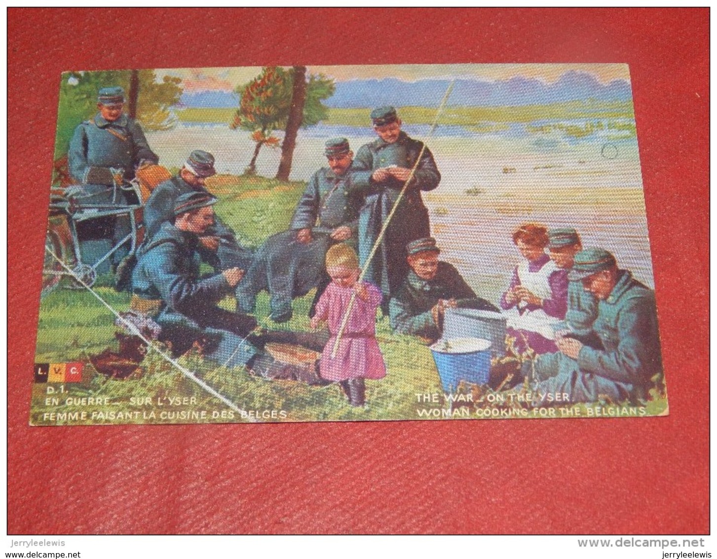 MILITARIA - ARMEE  BELGE  - Sur L'Yser - Femme Faisant La Cuisine Des Belges  - - Uniformes