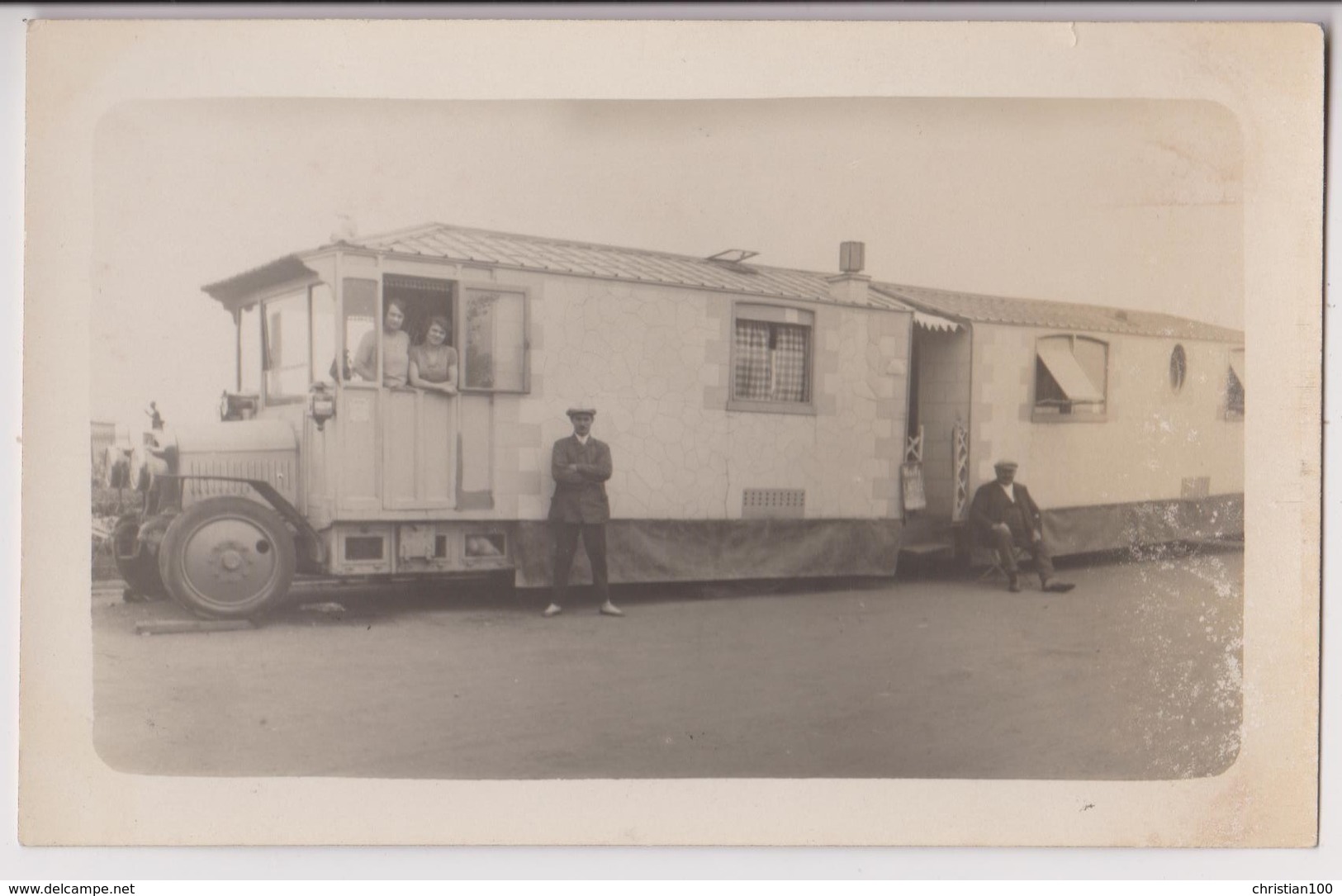 CARTE PHOTO D'UNE VILLA ROULANTE SIBILLE ? - DIEPPE 1927 ? - CAMPING CAR - CARAVANE - VILLA & MAISON ROULANTE - 2 SCANS - A Identifier