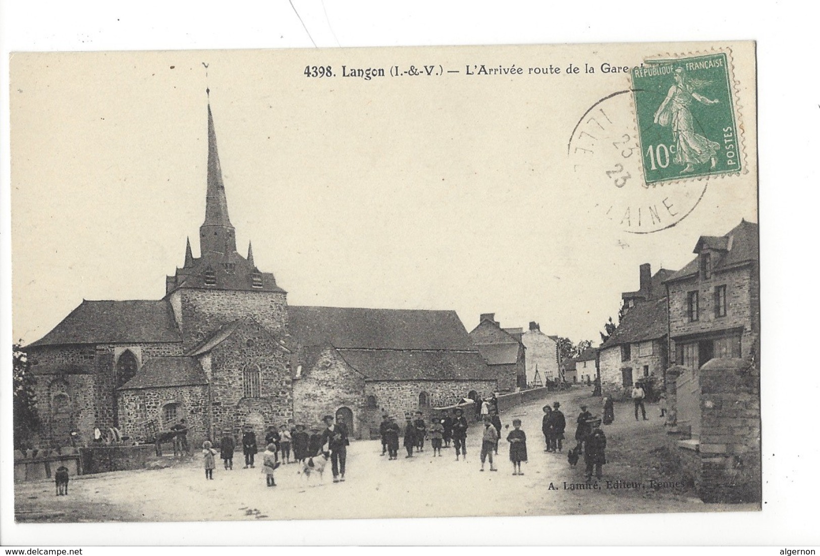 21902 - Langon L'Arrivée Route De La Gare Et L'Eglise - Autres & Non Classés