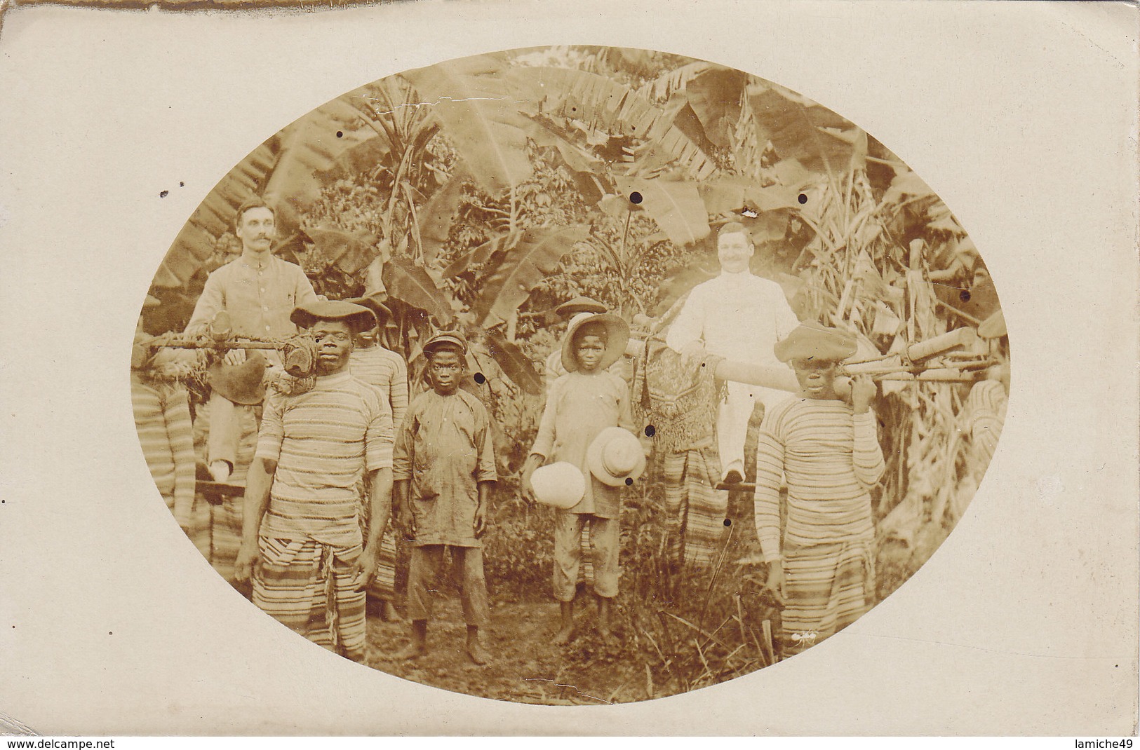 CARTE PHOTO CONGO LOANGO 1912 GROS PLAN SUR DES COLONS  Tipoye (Palanquin) Chaise à Porteur - Congo Français