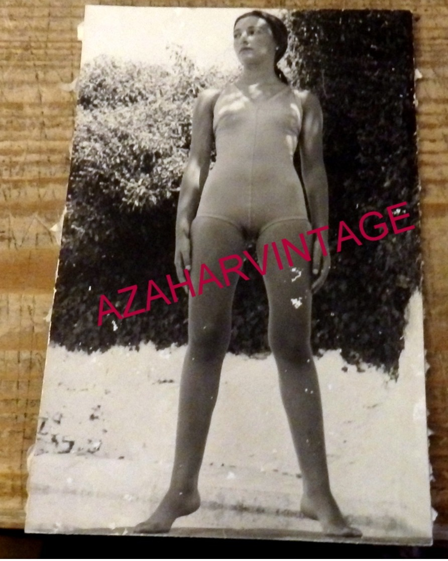 Photographie Anonyme Vintage Snapshot Femme Maillot Bain Sexy, Mode Fashion , 80X130MM - Personas Anónimos