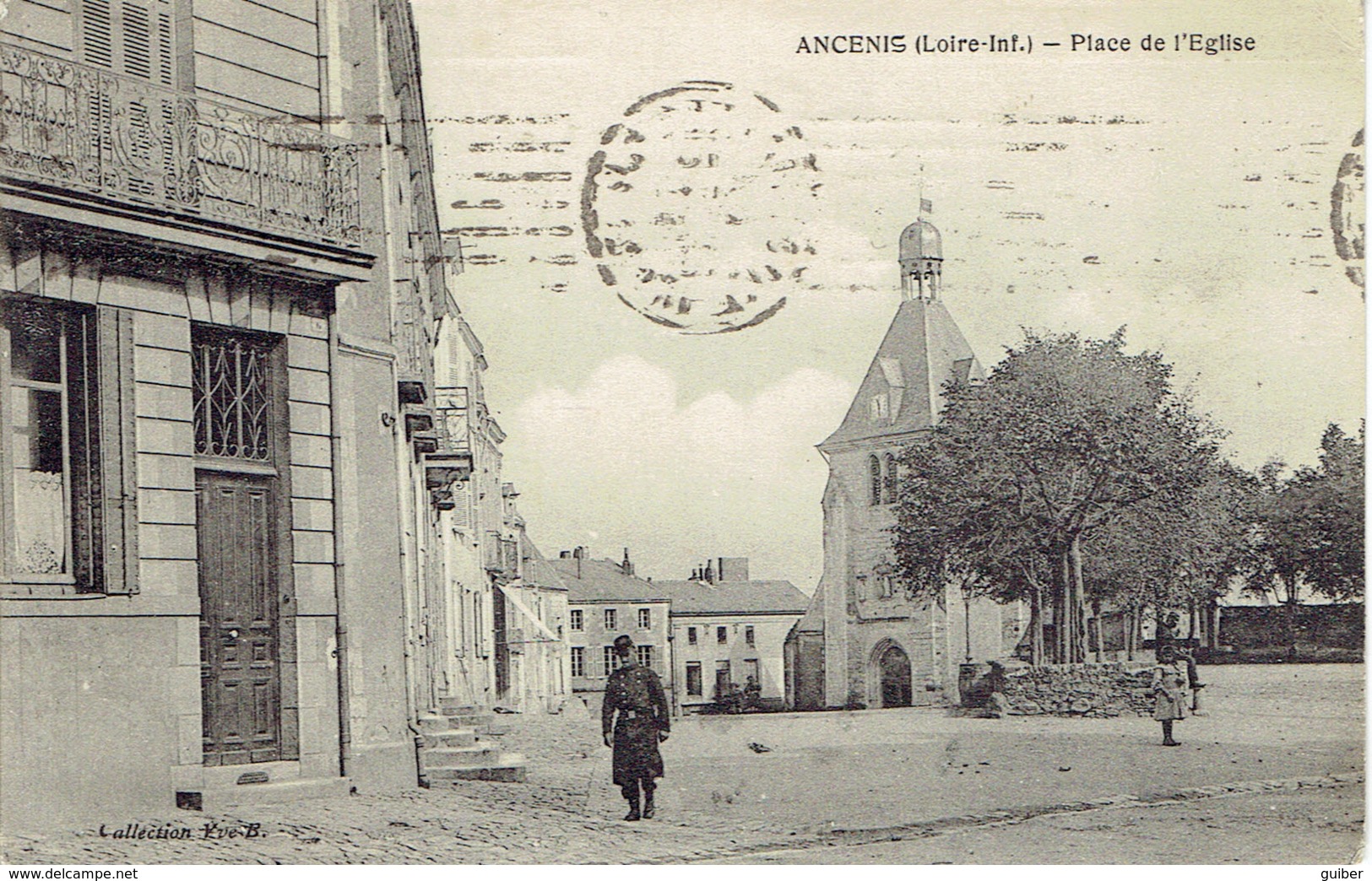 44 Ancenis Place De L'église Militaire En Uniforme 1913 - Ancenis