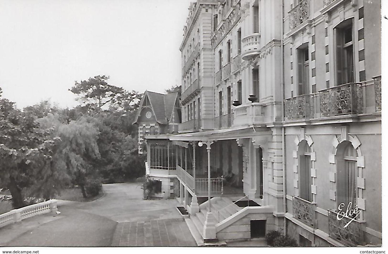 ARCACHON ( 33 ) - " L' OASIS " , Façade Sud  ( C.P.S.M. , Pt - Ft ) - Arcachon