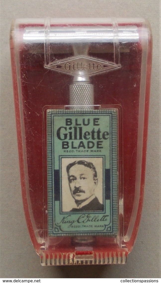 - Ancien Rasoir En Métal - Gillette - Avec Sa Boite Et 2 Lames - - Accessoires