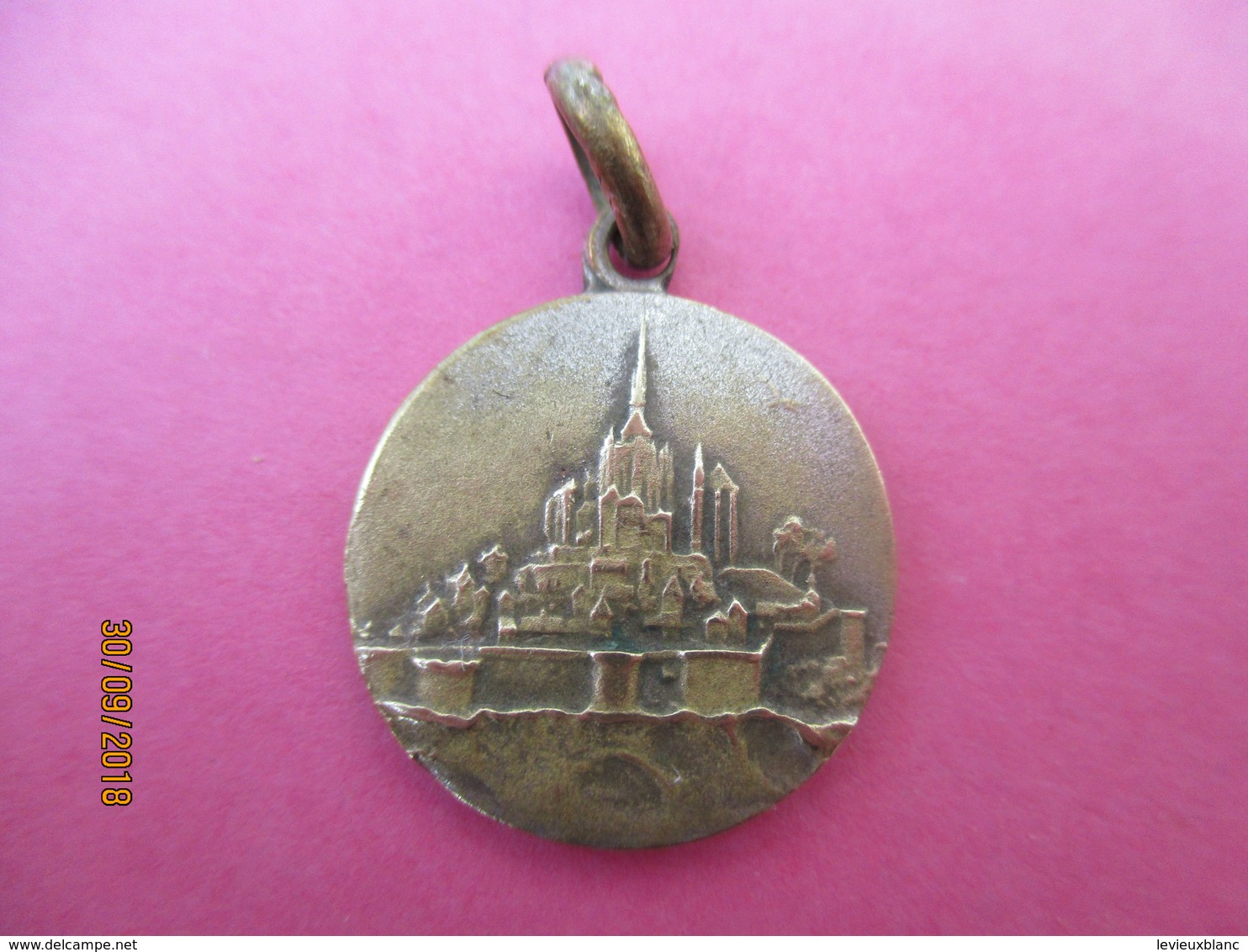 Médaille De Chaînette /Saint Michel Terrasse Le Dragon/ Mont St Michel /Vers 1930-1950    CAN784 - Religion & Esotérisme