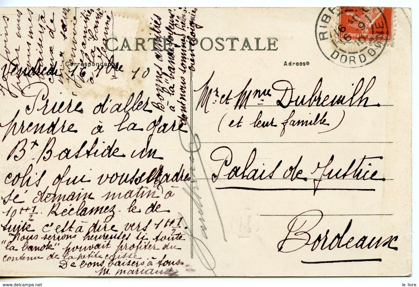 1220. CPA 24 RIBERAC. CARTE ENTIEREMENT DEDOUBLEE. LA PLACE NATIONALE UN JOUR DE MARCHE. 1910 - Riberac