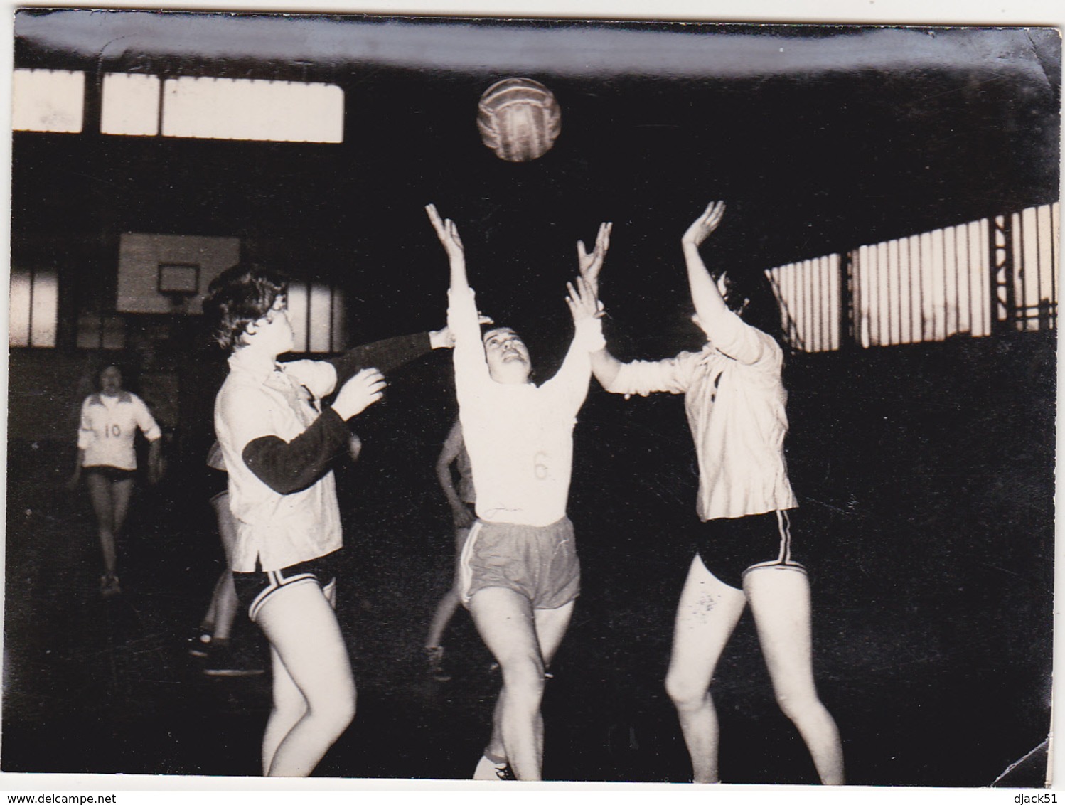 Ancienne Photo / Tergnier - Détente / Basket Ball / Fin Années 50 - Lieux