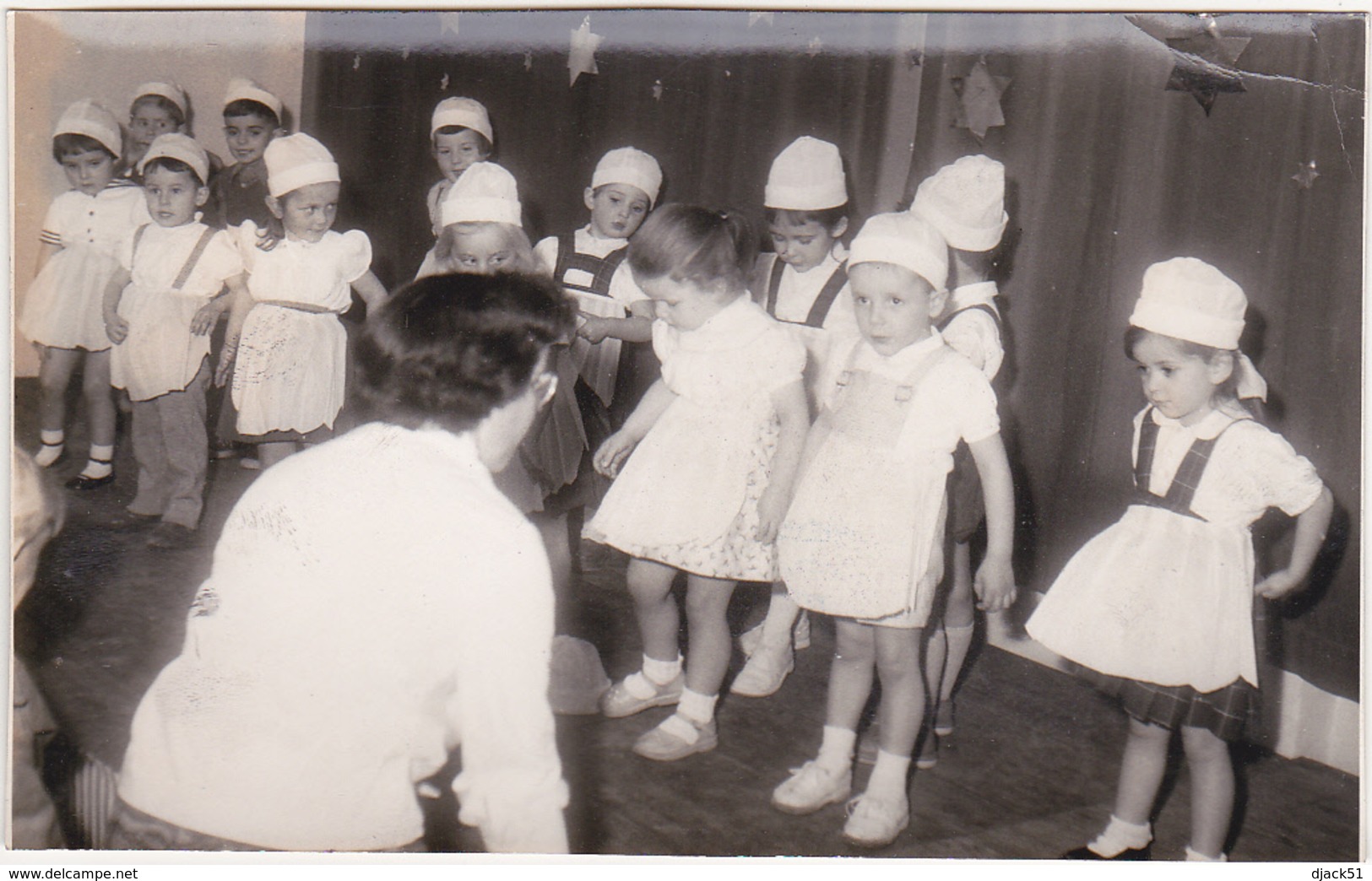 Ancienne Photo / LAON - Sous Le Signe Du Sapin - Arbre Maternelle (spectacle) / Fin Années 50 - Orte