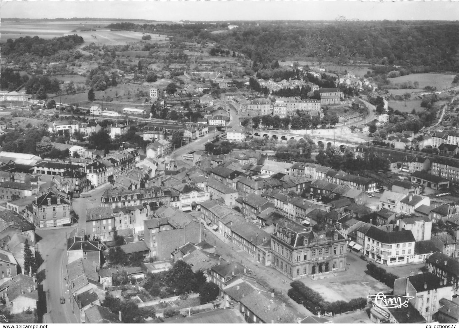 54-LONGUYON- LE CENTRE DE LA VILLE VUE AERIENNE - Longuyon