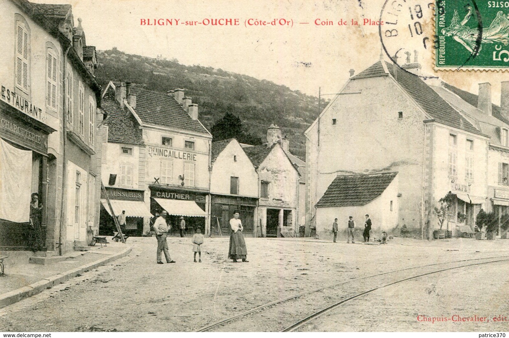 BLIGNY SUR OUCHE - Coin De La Place - Autres & Non Classés