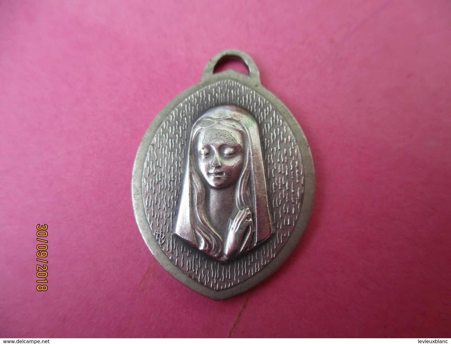 Médaille De Chaînette/Notre Dame De Lourdes / Vers 1960-1980   CAN793 - Religion & Esotericism