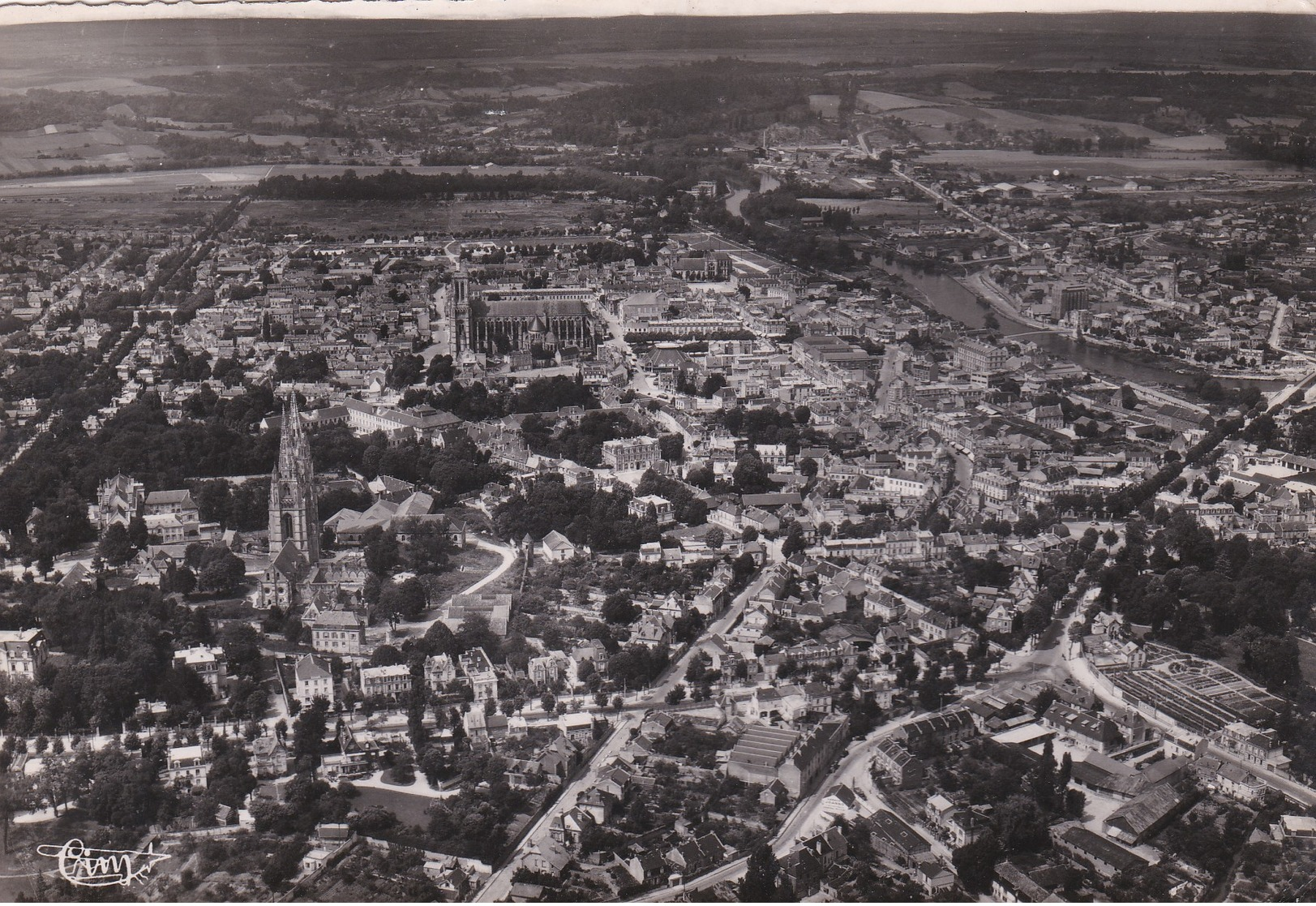 SOISSONS  AISNE  N° 3778  VUE AERIENNE D 02 - Soissons