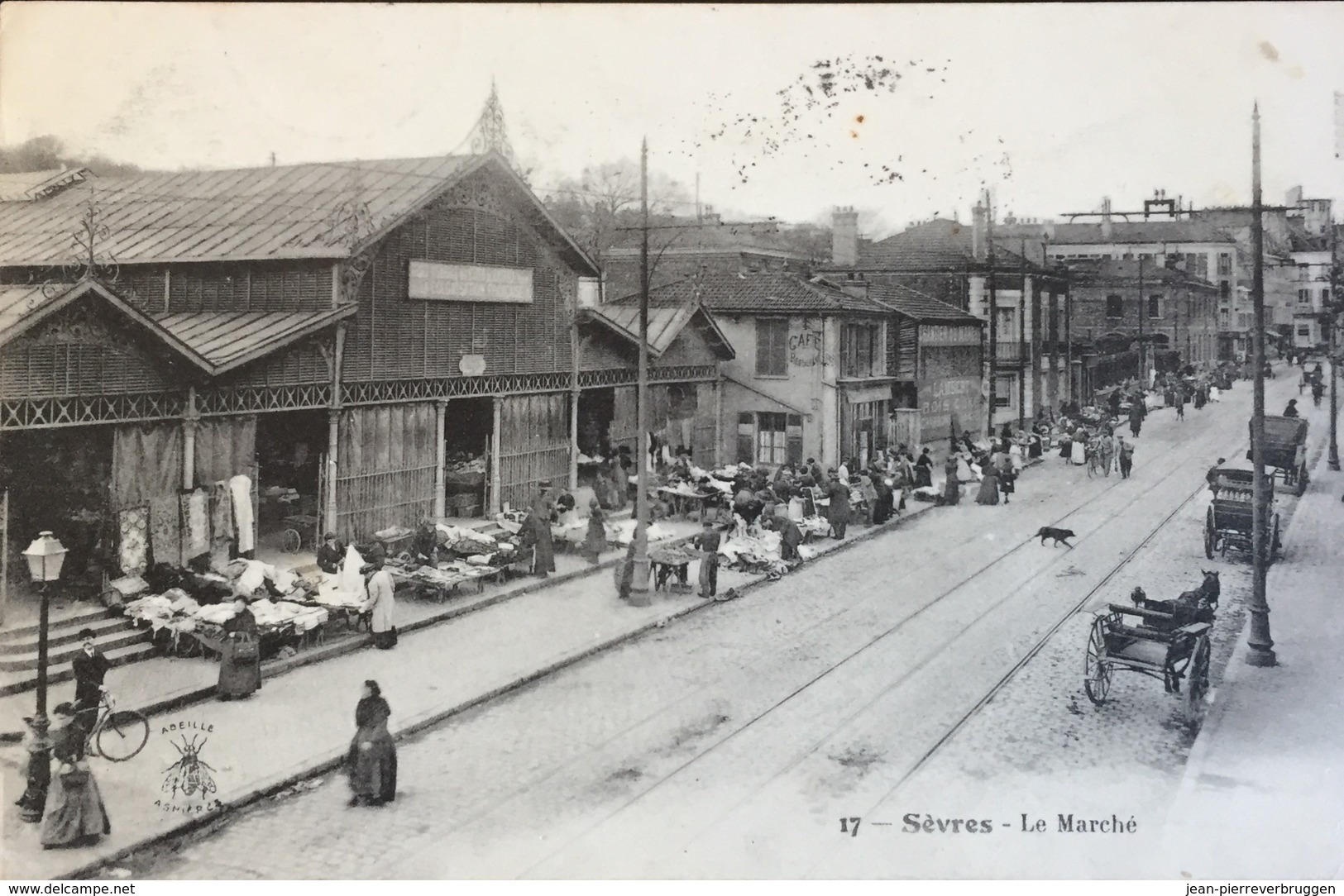 17 Sévres - Le Marché - Guerre 1914-18