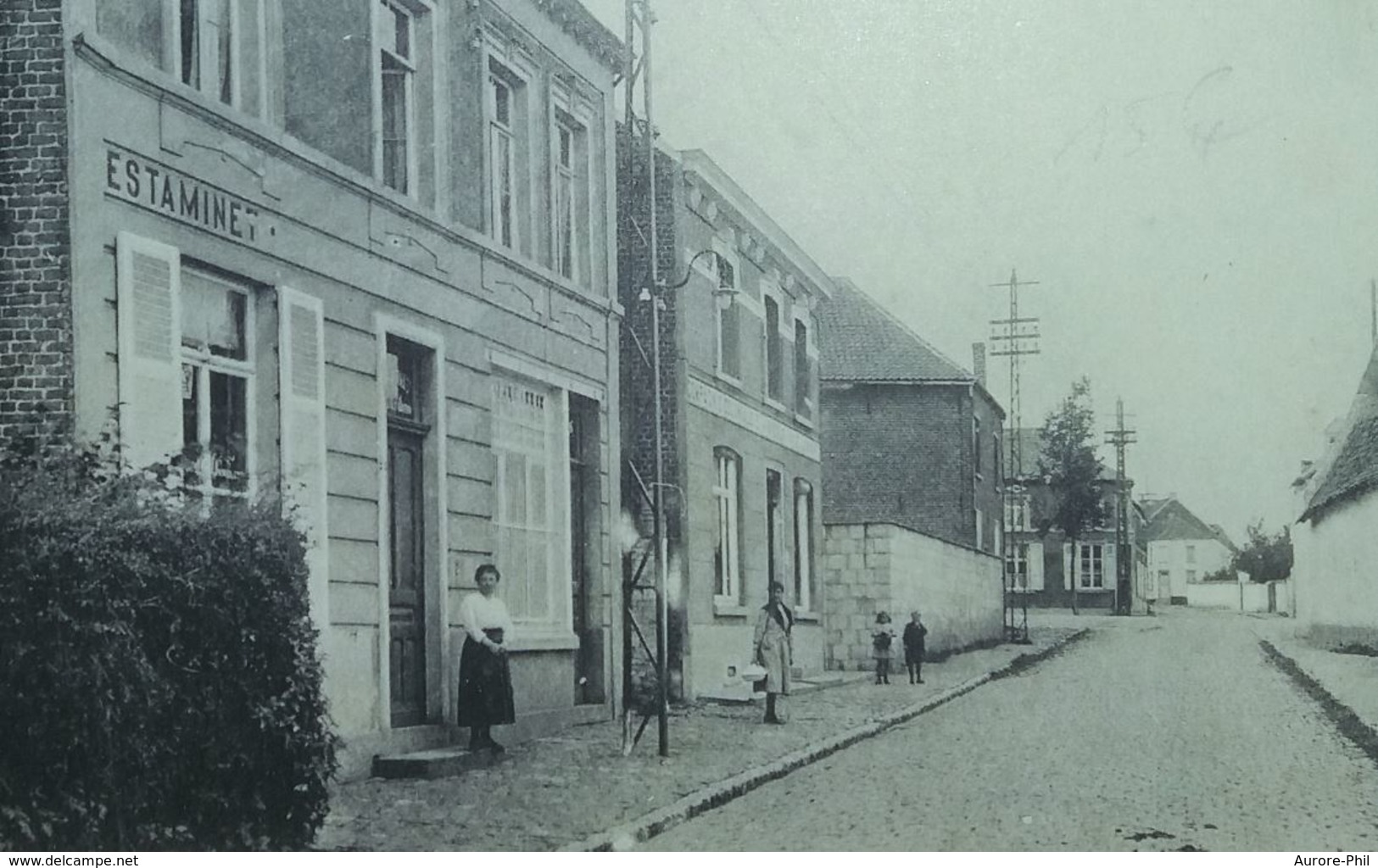 Saintes Rue De La Favelotte Estaminet Sur La Gauche, Verso Bleu Vert - Tubeke