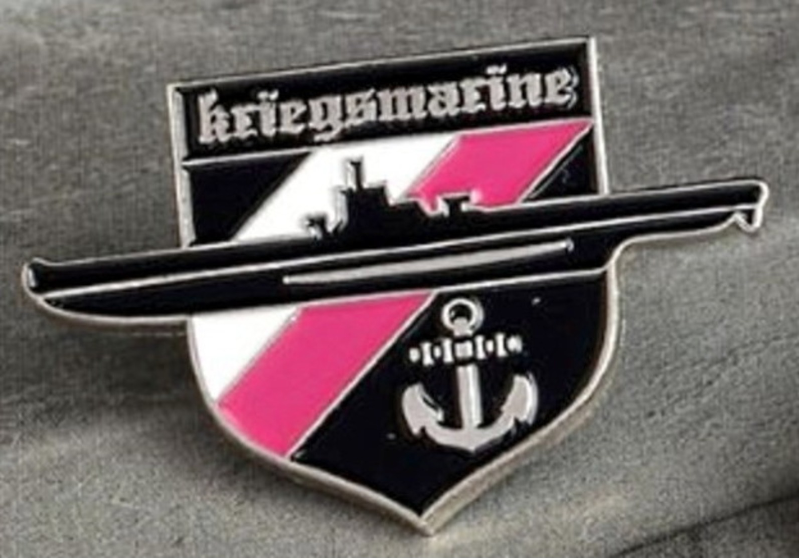 Pin's Armée Marine De Guerre Allemande Kriegsmarine 1939 1945 - Sous Marin Ancre - Militair & Leger