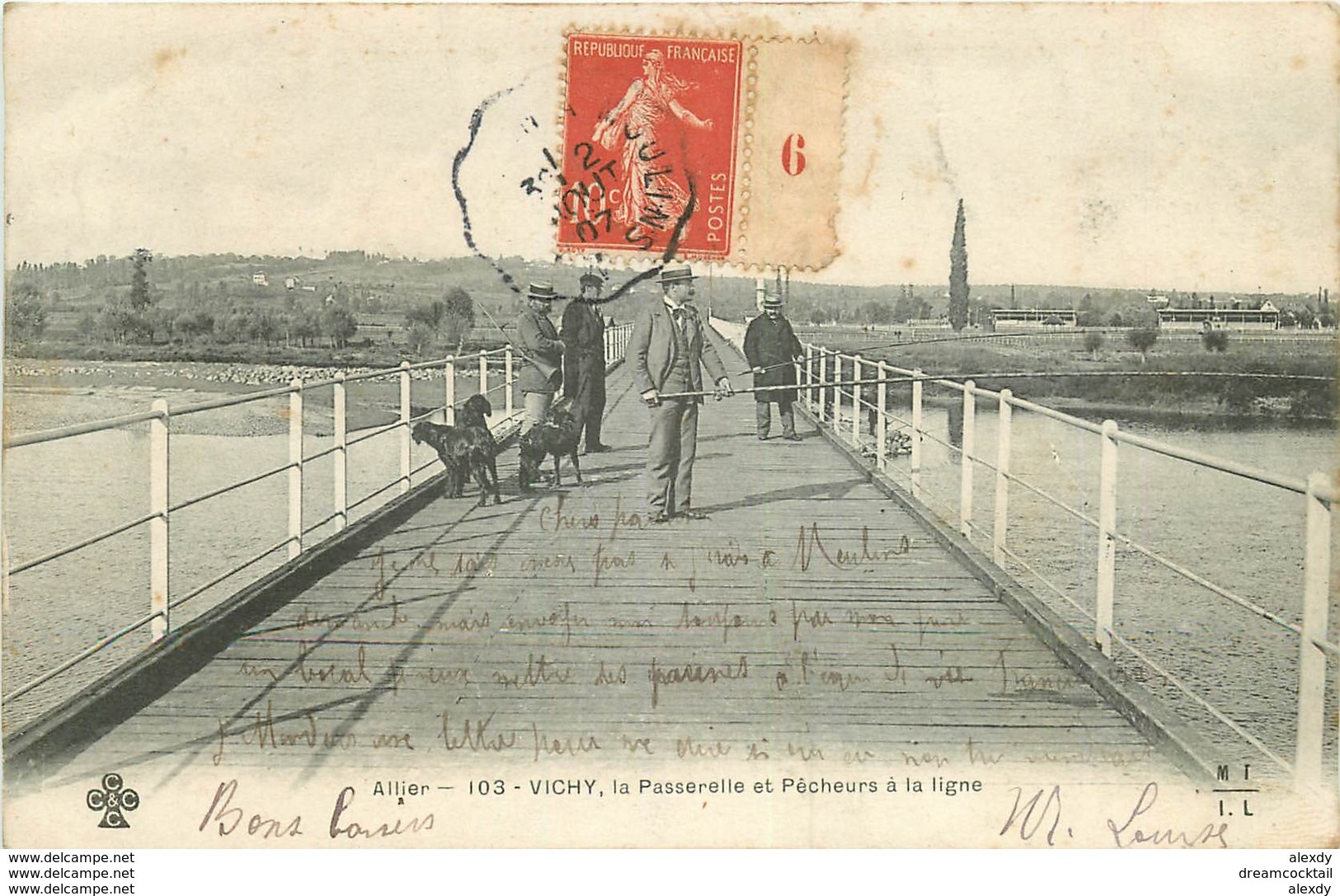 WW 03 VICHY. Pêcheurs à La Ligne Sur La Passerelle Et Chasseur 1907 - Vichy